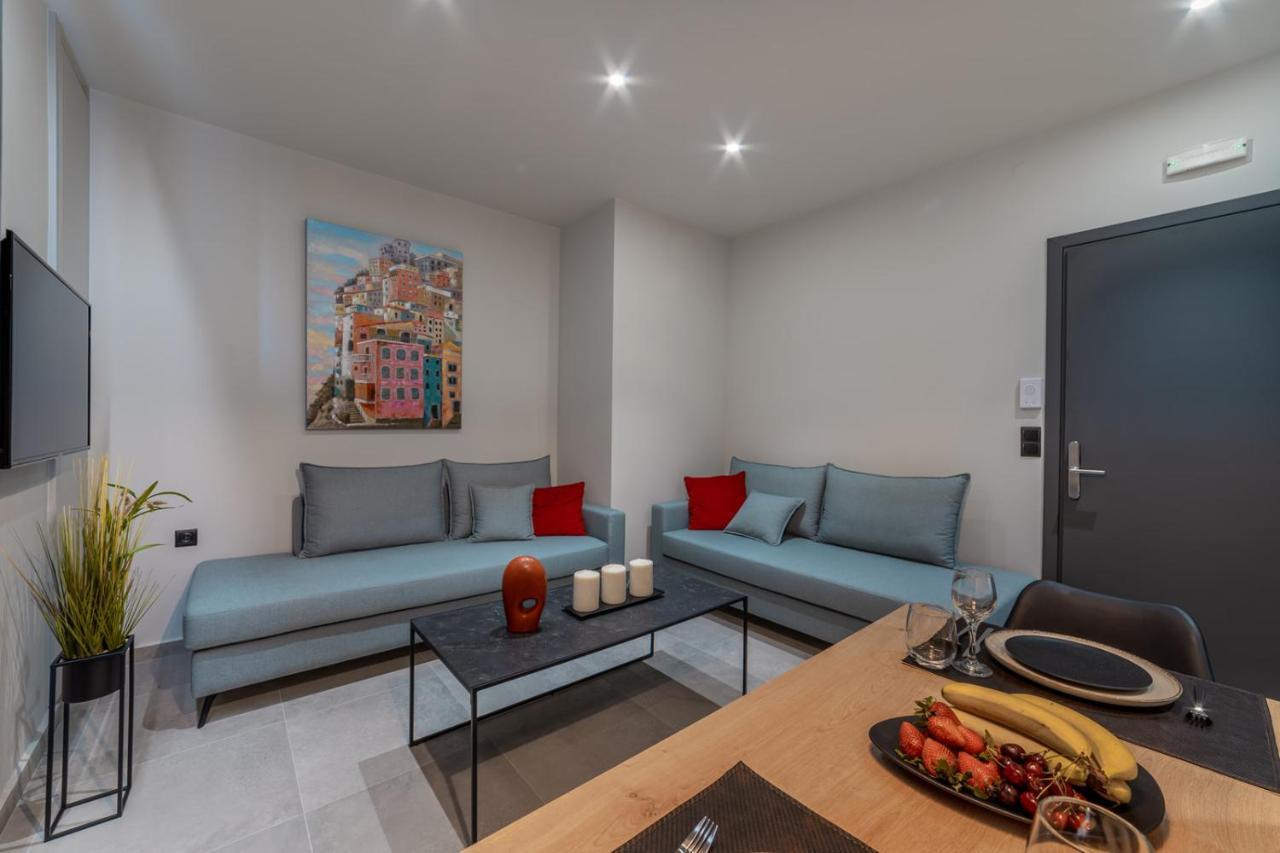 Brand New Suites In City Center 伊拉克利翁 外观 照片