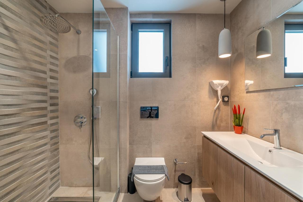 Brand New Suites In City Center 伊拉克利翁 外观 照片